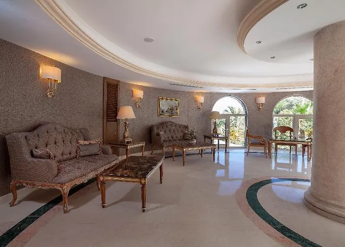 Alinn Boutique (adults Only) 4*