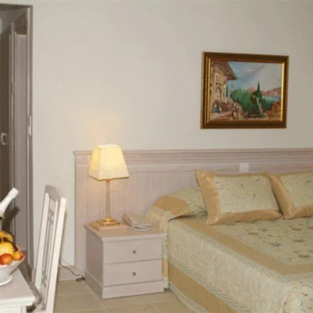 Alinn Boutique (adults Only)