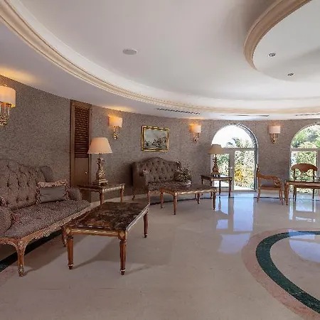 Alinn Boutique (adults Only) 4*