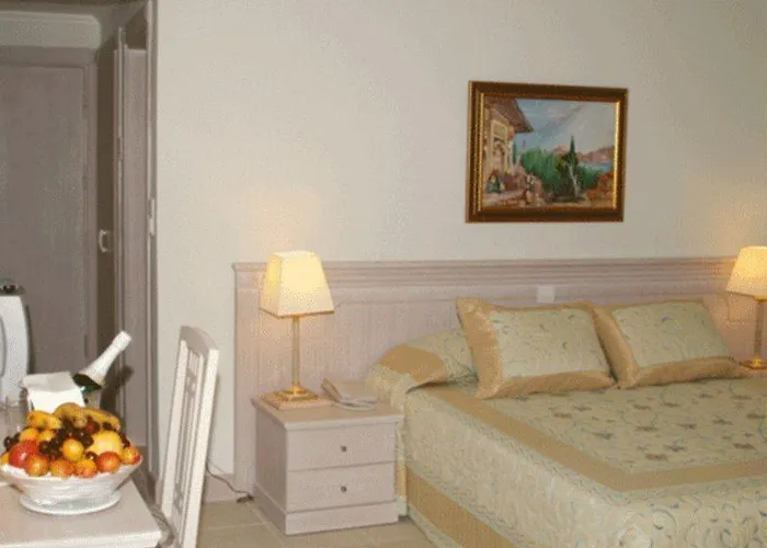 Alinn Boutique (adults Only)